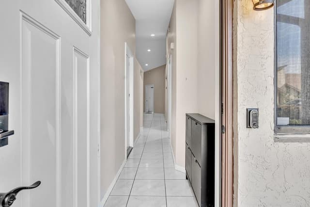 11137 NW 38TH Place, Sunrise FL 33351 - Sunrise, FL - Photo 2