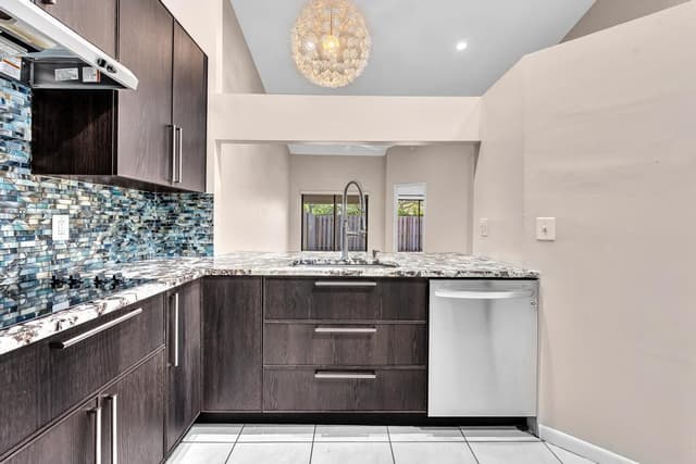 11137 NW 38TH Place, Sunrise FL 33351 - Sunrise, FL - Photo 7