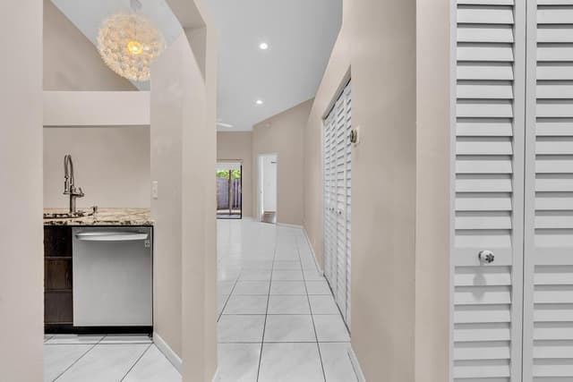11137 NW 38TH Place, Sunrise FL 33351 - Sunrise, FL - Photo 3