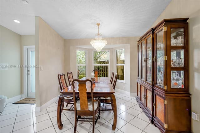 9834 SW 222nd St, Cutler Bay FL 33190 - Cutler Bay, FL - Photo 4