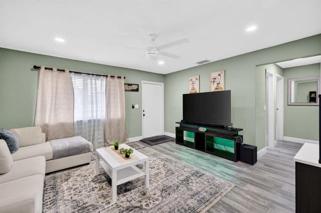 2333 NW 82ND Way NW, Sunrise FL 33322 - Sunrise, FL - Photo 5