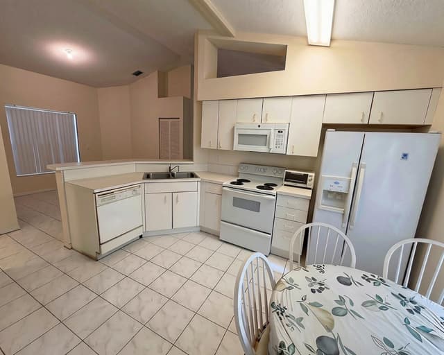 3703 NW 63RD Court, Coconut Creek FL 33073 - Coconut Creek, FL - Photo 7