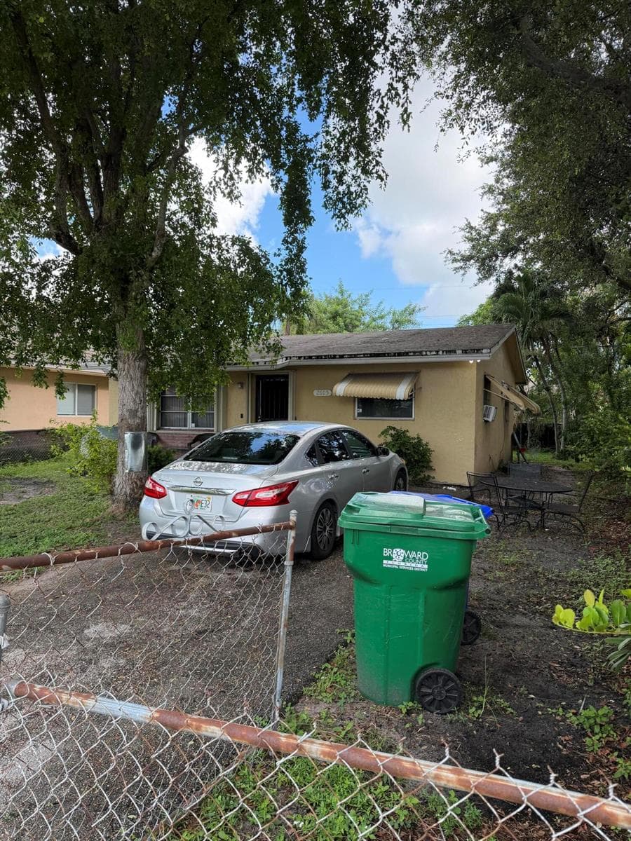2605 NW 14TH Street, Fort Lauderdale FL 33311 - Fort Lauderdale, FL - Photo 1