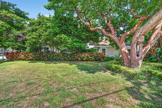 1920 E Terra Mar Drive, Lauderdale By The Sea FL 33062 - Lauderdale By The Sea, FL - Photo 2