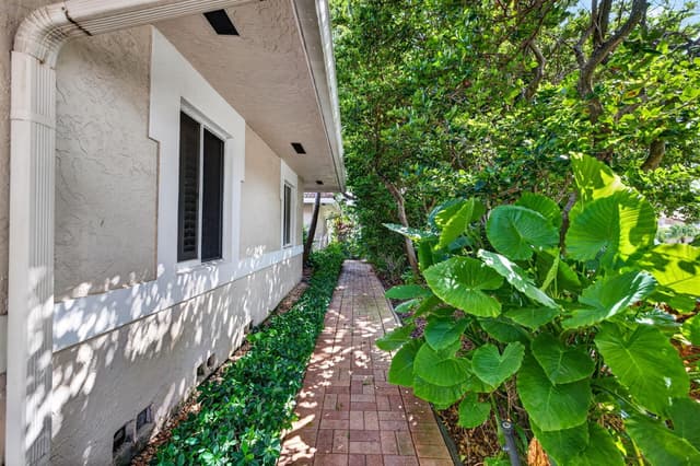 1920 E Terra Mar Drive, Lauderdale By The Sea FL 33062 - Lauderdale By The Sea, FL - Photo 5
