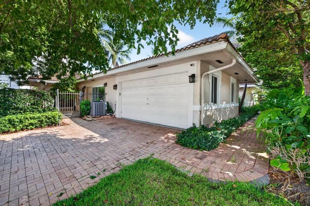 1920 E Terra Mar Drive, Lauderdale By The Sea FL 33062 - Lauderdale By The Sea, FL - Photo 4