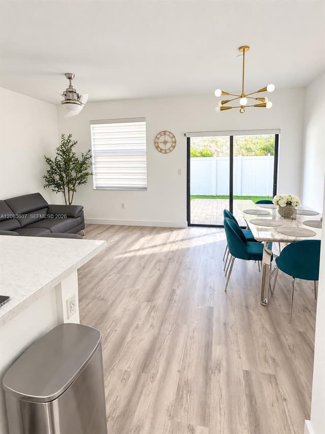 3393 W 105th Ter, Hialeah FL 33018 - Hialeah, FL - Photo 6