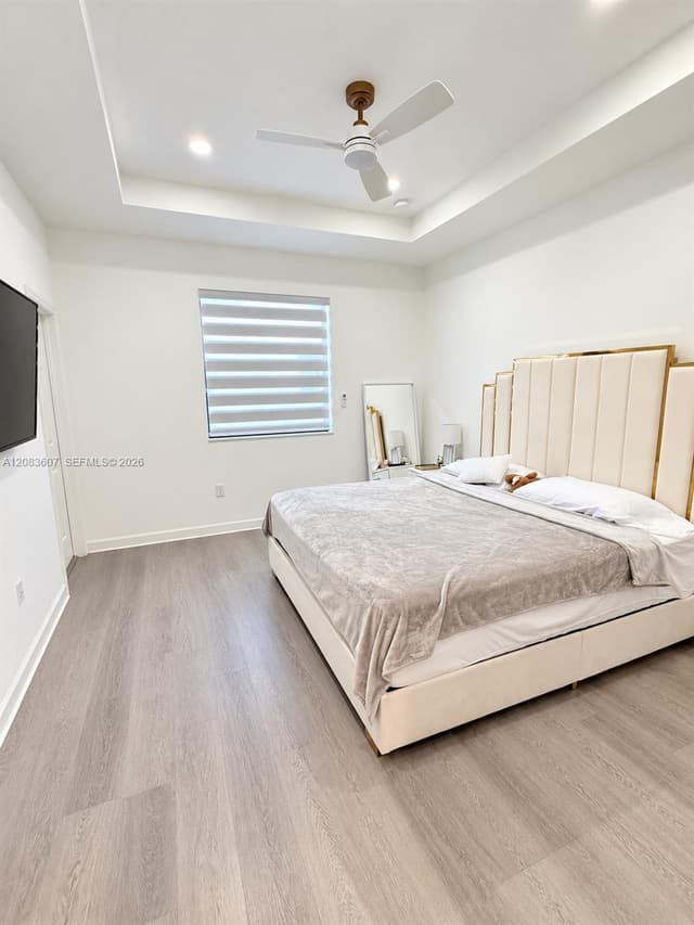 3393 W 105th Ter, Hialeah FL 33018 - Hialeah, FL - Photo 4
