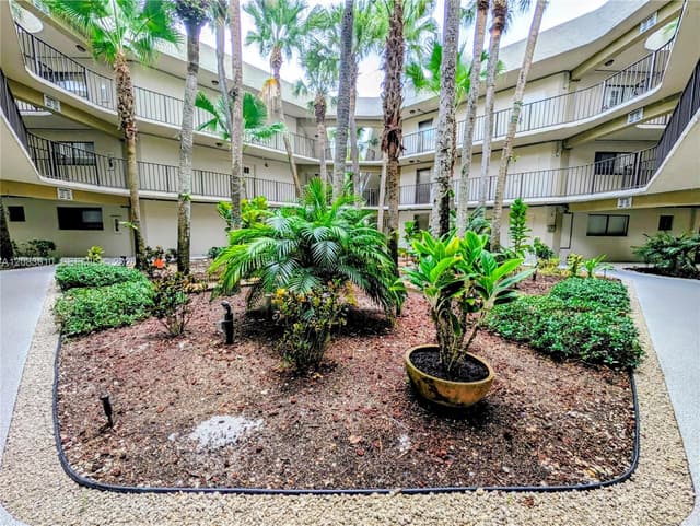 8075 SW 107th Ave # 123, Miami FL 33173 - Miami, FL - Photo 4