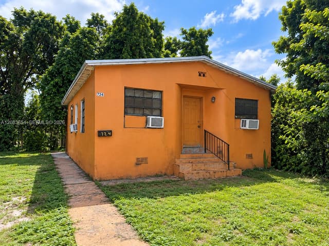 722 NW 53rd St, Miami FL 33127 - Miami, FL - Photo 4