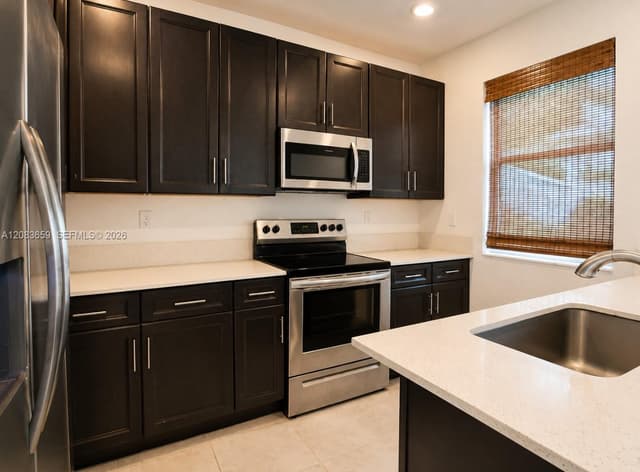 1100 SE 26th Ter, Homestead FL 33035 - Homestead, FL - Photo 7