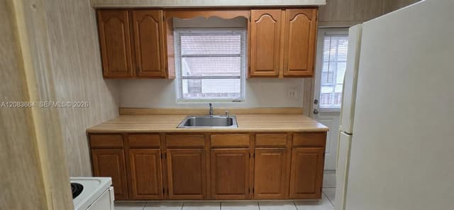 126 W 35th St, Hialeah FL 33012 - Hialeah, FL - Photo 5