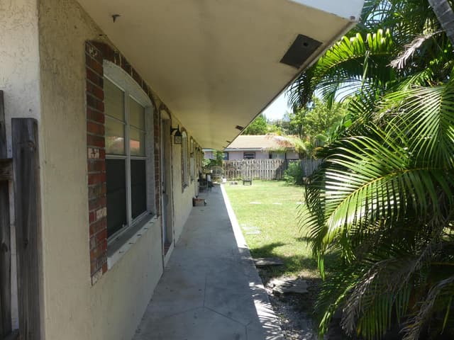 131 SW 15TH Street # 3, Pompano Beach FL 33060 - Pompano Beach, FL - Photo 2