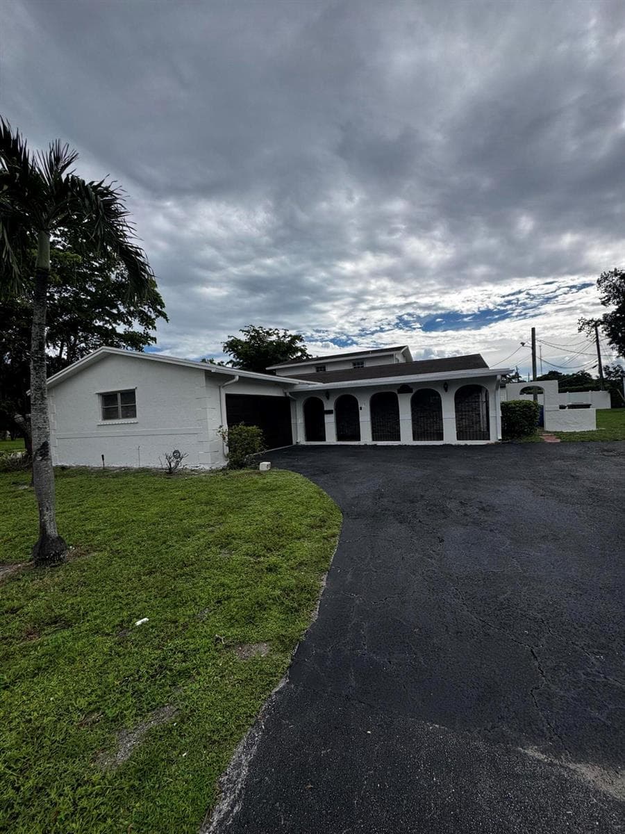 2320 NW 30TH Way, Fort Lauderdale FL 33311