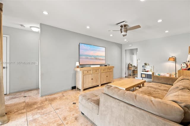 1119 Buchanan St, Hollywood FL 33019 - Hollywood, FL - Photo 6
