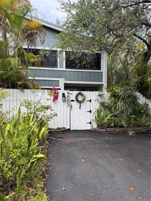 4883 SW 71st Pl, Miami FL 33155 - Miami, FL - Photo 3