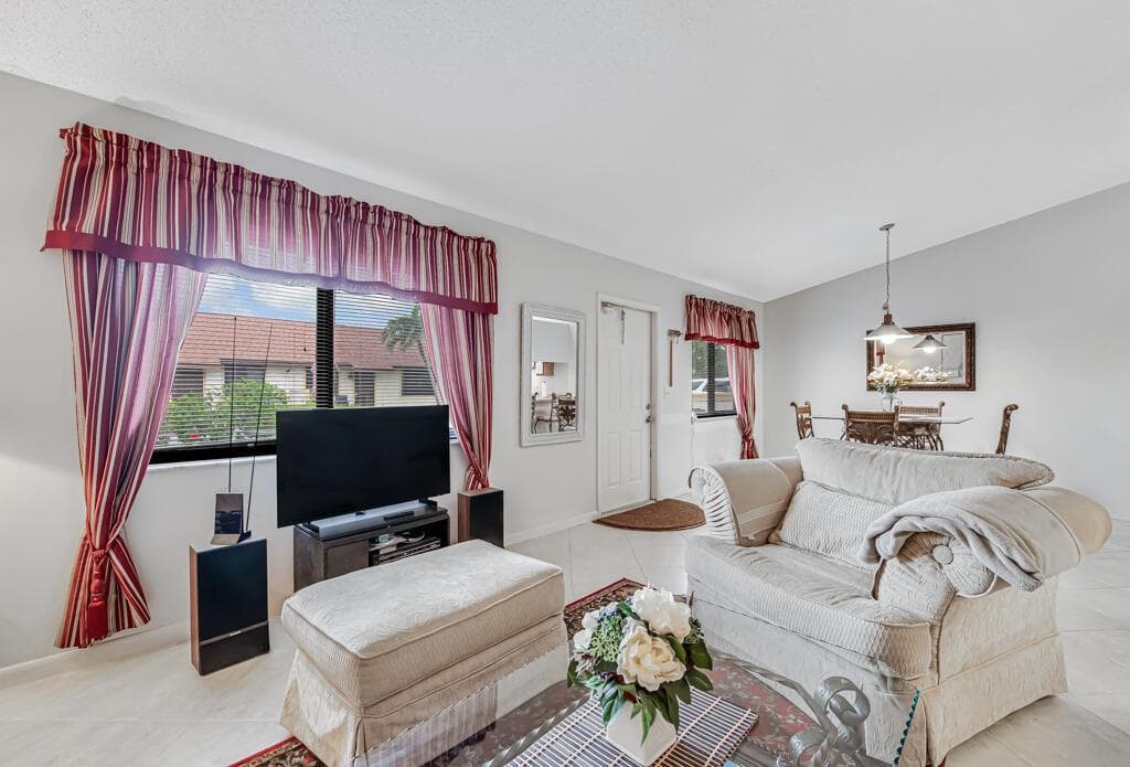815 Andrew Redding Road # 202, Lantana FL 33462 - Lantana, FL - Photo 1