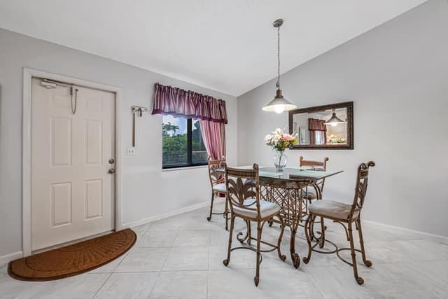 815 Andrew Redding Road # 202, Lantana FL 33462 - Lantana, FL - Photo 4