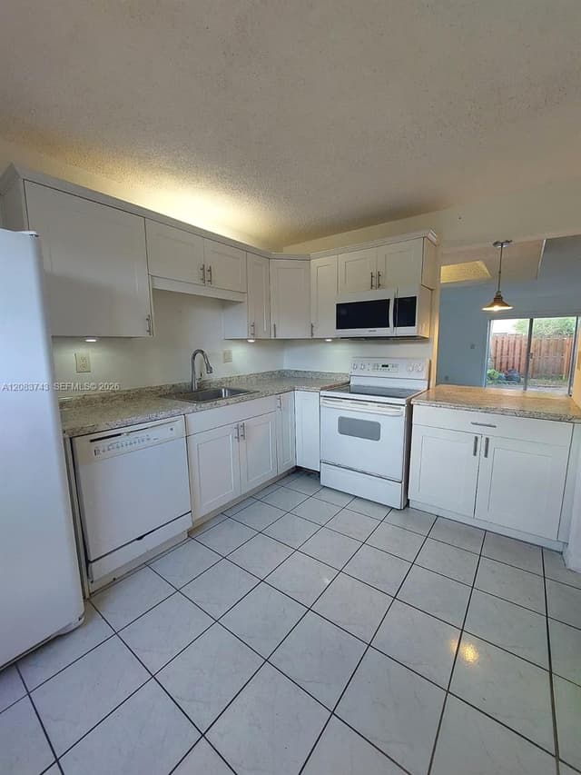 7332 SW 25th Ct # 12, Davie FL 33317 - Davie, FL - Photo 5