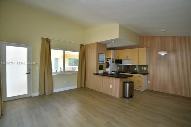 65 W Washington Ave # 26, Miami Beach FL 33139 - Miami Beach, FL - Photo 2