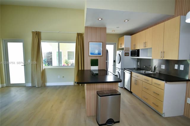 65 W Washington Ave # 26, Miami Beach FL 33139 - Miami Beach, FL - Photo 3