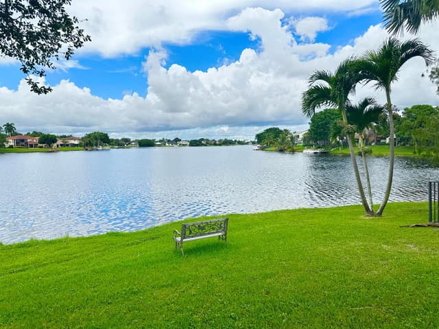 12155 Sunset Point Circle, Wellington FL 33414 - Wellington, FL - Photo 4