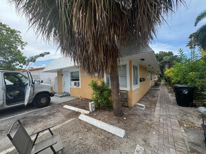 506 18TH Avenue N, FL 33460 - Photo 1