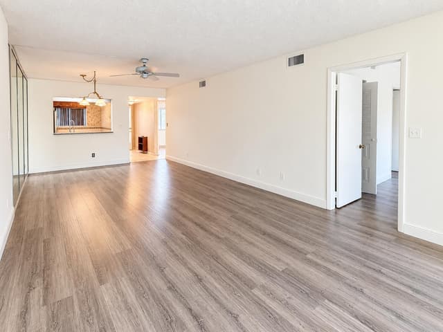 3178 VIA POINCIANA Drive # 411, Lake Worth FL 33467 - Lake Worth, FL - Photo 4