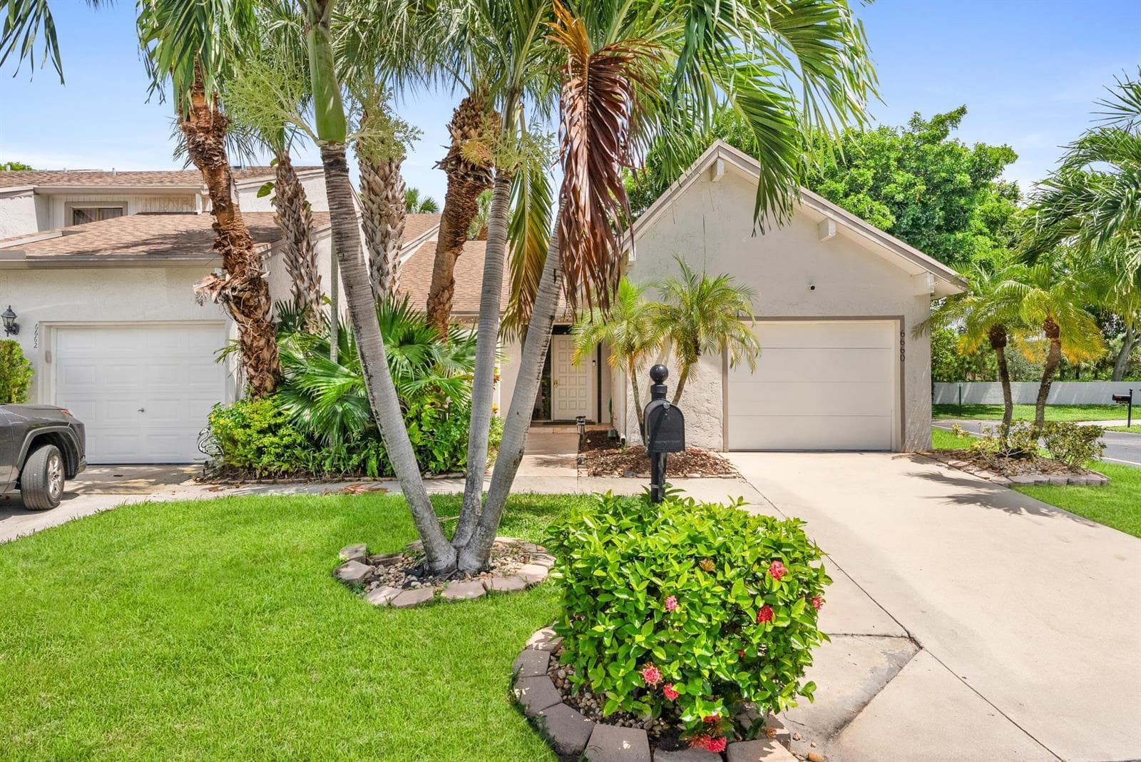 6660 CANARY PALM Circle, Boca Raton FL 33433 - Boca Raton, FL - Photo 1