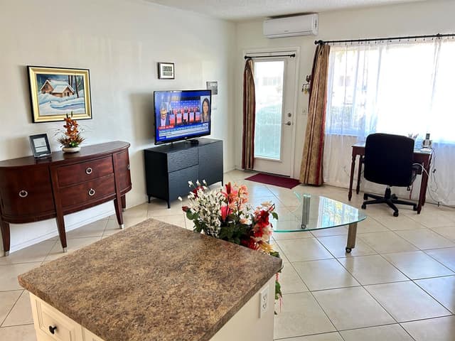 920 SW 11th Avenue # 5d, Hallandale Beach FL 33009 - Hallandale Beach, FL - Photo 2
