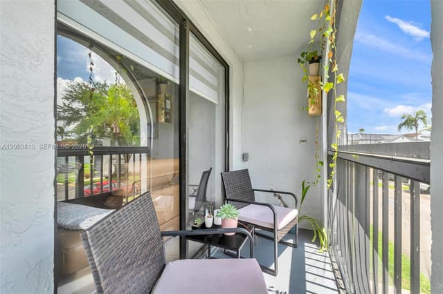18226 Mediterranean Blvd # 16, Hialeah FL 33015 - Hialeah, FL - Photo 5