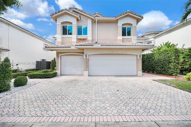 10957 NW 73rd Ter, Doral FL 33178 - Doral, FL - Photo 2
