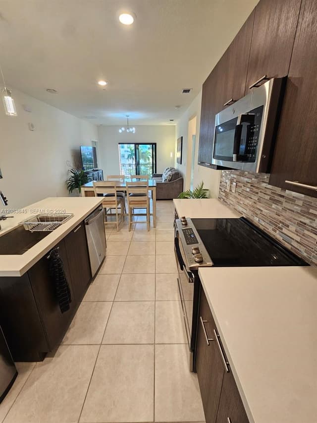 8301 NW 41st St # 402, Doral FL 33166 - Doral, FL - Photo 5