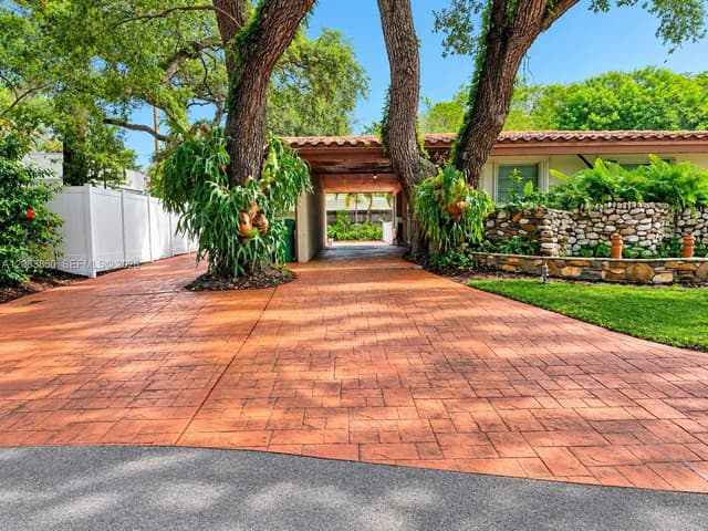 2161 NE 190th Ter, Miami FL 33179 - Miami, FL - Photo 3