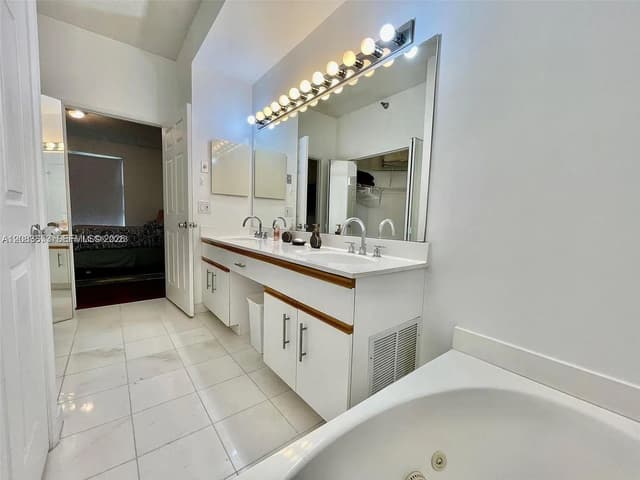 3400 NE 192nd St, Aventura FL 33180 - Aventura, FL - Photo 5
