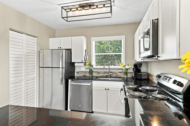 198 Lake Frances Drive, West Palm Beach FL 33411 - West Palm Beach, FL - Photo 6