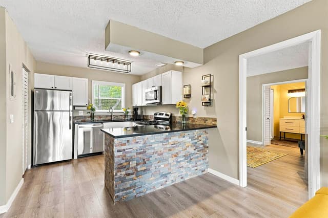 198 Lake Frances Drive, West Palm Beach FL 33411 - West Palm Beach, FL - Photo 5