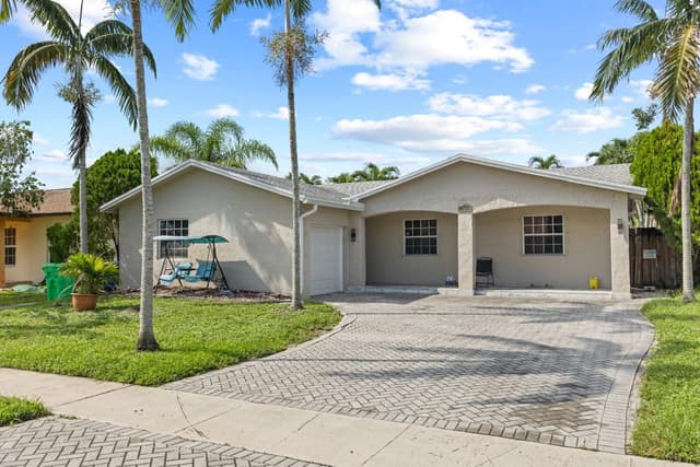 10975 NW 27th Place, Sunrise FL 33322 - Sunrise, FL - Photo 2