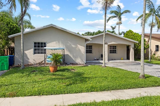 10975 NW 27th Place, Sunrise FL 33322 - Sunrise, FL - Photo 3