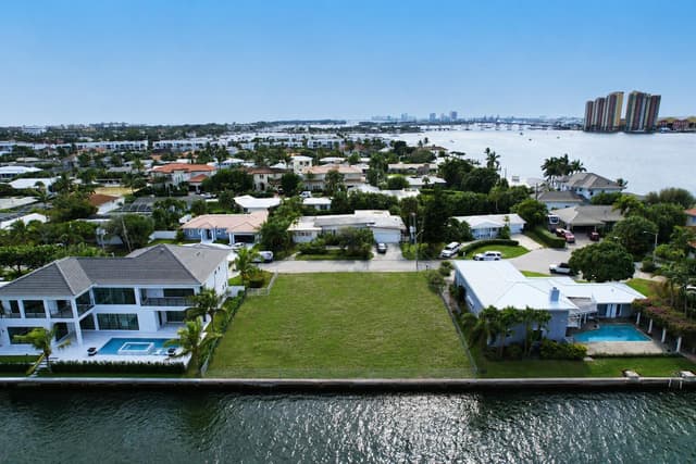 1050 Bimini Lane, Singer Island FL 33404 - Singer Island, FL - Photo 3