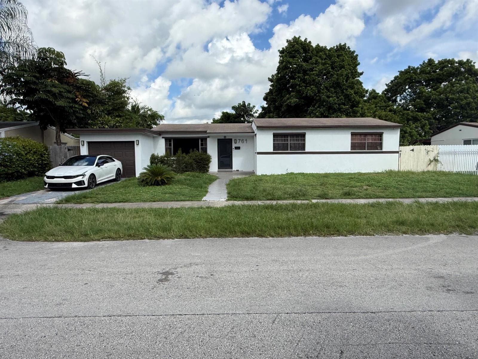 761 NW 183RD Drive, Miami Gardens FL 33169 - Miami Gardens, FL - Photo 1