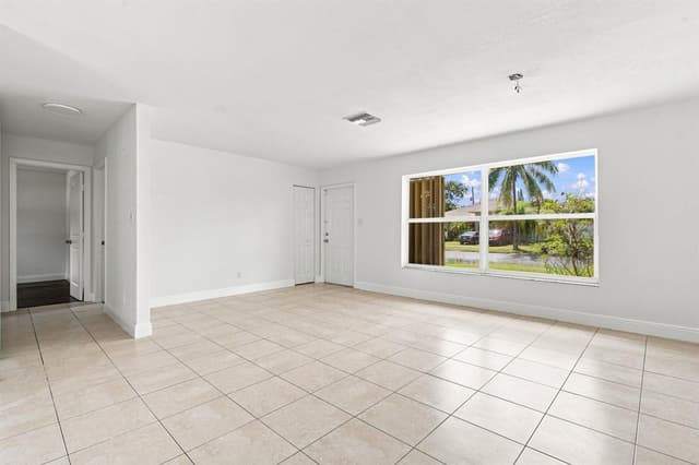 399 SW 14TH Street, Deerfield Beach FL 33441 - Deerfield Beach, FL - Photo 4