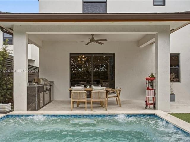 15603 NW 88th Ave, Miami Lakes FL 33018 - Miami Lakes, FL - Photo 7