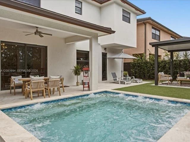 15603 NW 88th Ave, Miami Lakes FL 33018 - Miami Lakes, FL - Photo 3