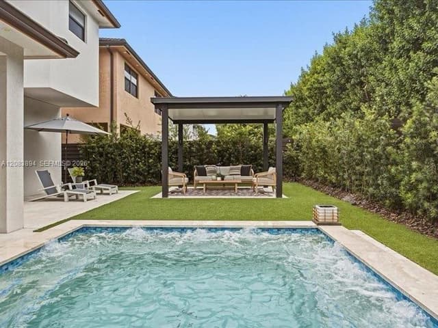 15603 NW 88th Ave, Miami Lakes FL 33018 - Miami Lakes, FL - Photo 5