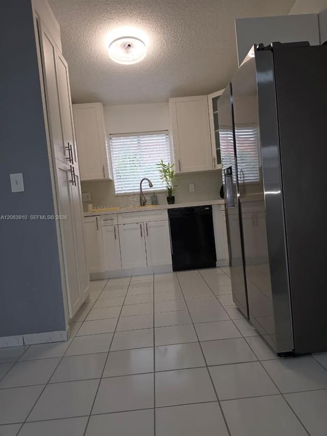 10101 W Okeechobee Rd # 202, Hialeah Gardens FL 33016 - Hialeah Gardens, FL - Photo 6