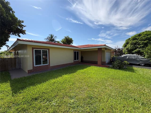 8250 NW 66th Ter, Tamarac FL 33321 - Tamarac, FL - Photo 3