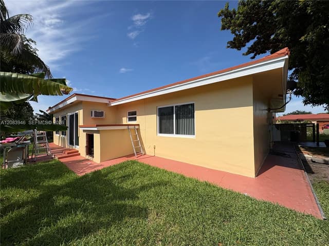 8250 NW 66th Ter, Tamarac FL 33321 - Tamarac, FL - Photo 4