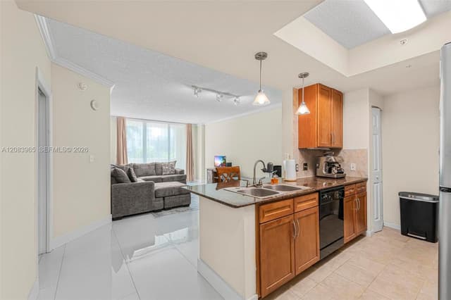 2000 N Bayshore Dr # 408, Miami FL 33137 - Miami, FL - Photo 7