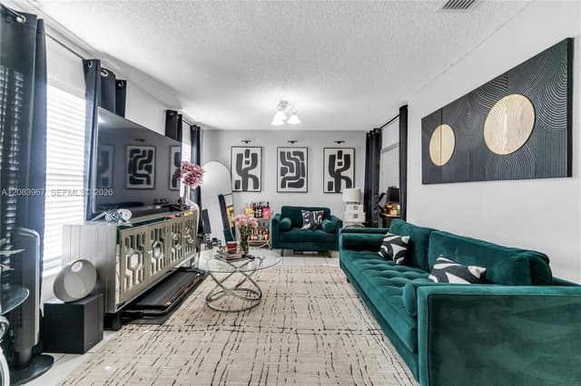 20248 NW 27th Place, Miami Gardens FL 33056 - Miami Gardens, FL - Photo 4